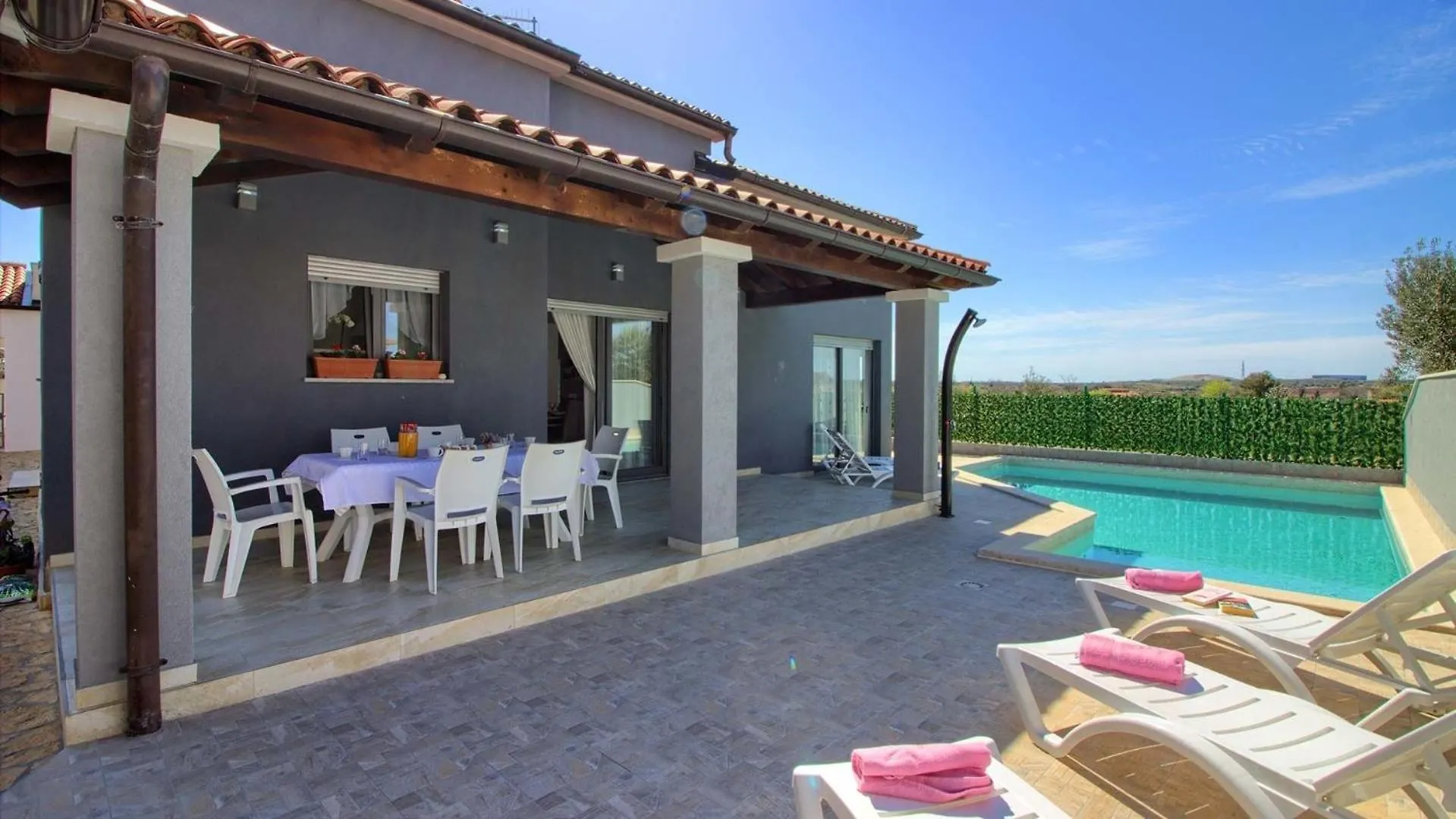 Ferienhaus Mit Privatpool Fuer 7 Personen Ca 130 Qm In Pula, Istrien Istrische Riviera بيت للعطل بولا